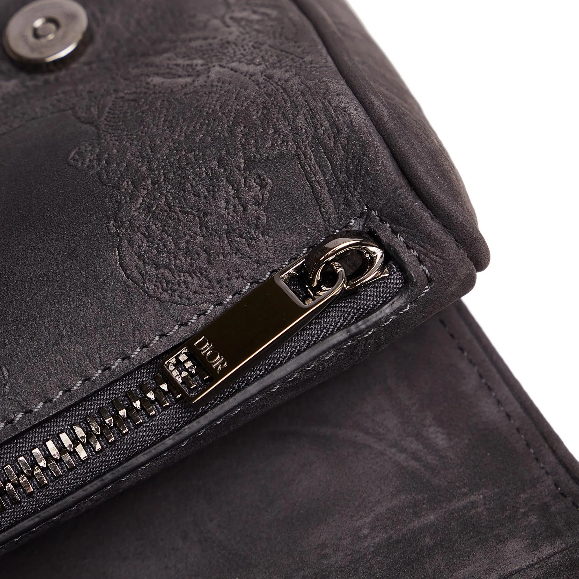Dior Floral-Embossed Saddle Crossbody (SHG-o4t05I)