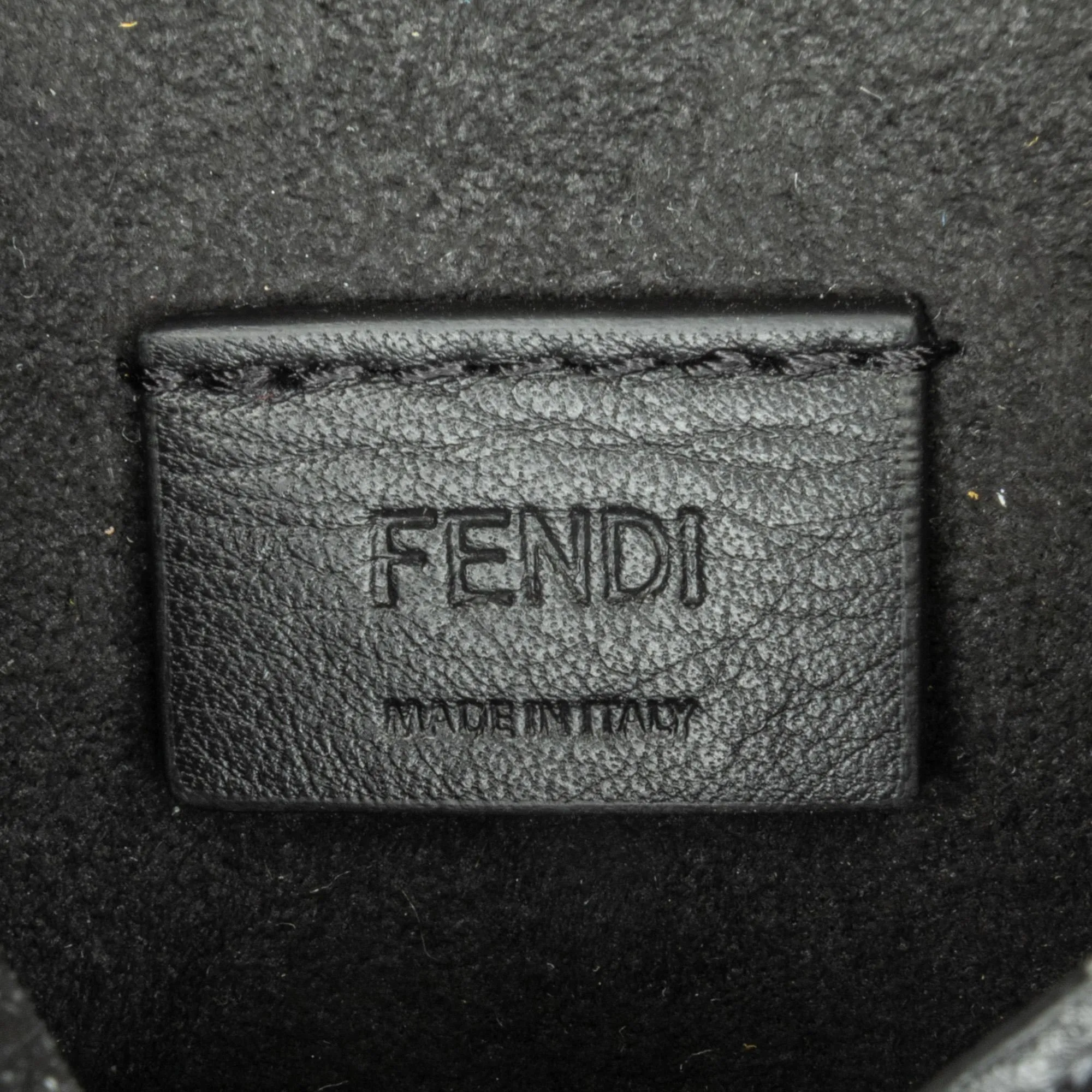 Fendi Mini Leather C’mon Crossbody Bag (SHG-87wZ4Z)