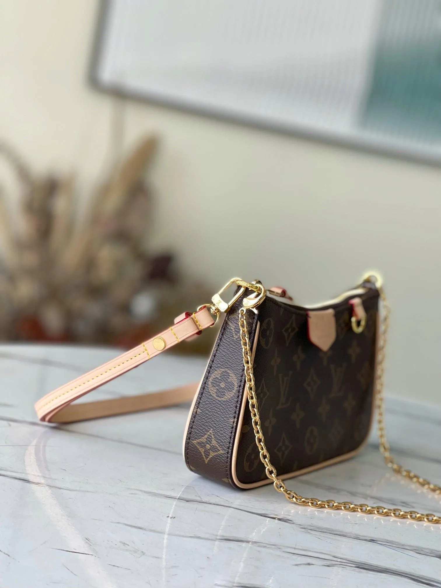 LuVi EASY POUCH ON STRAP M80349